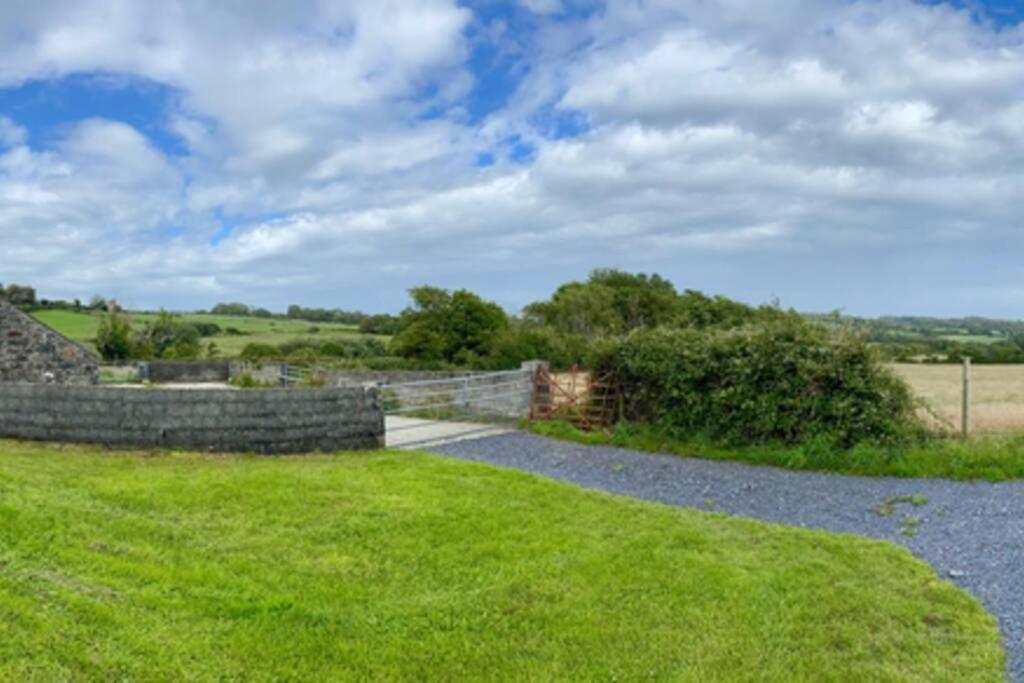 Snowdon Bay - North Wales - Stunning Llyn Peninsula Mountain & Ocean Views - Wilde Retreats Villa Pwllheli Exterior photo